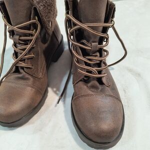 White Mountain Brown Ankle Boots